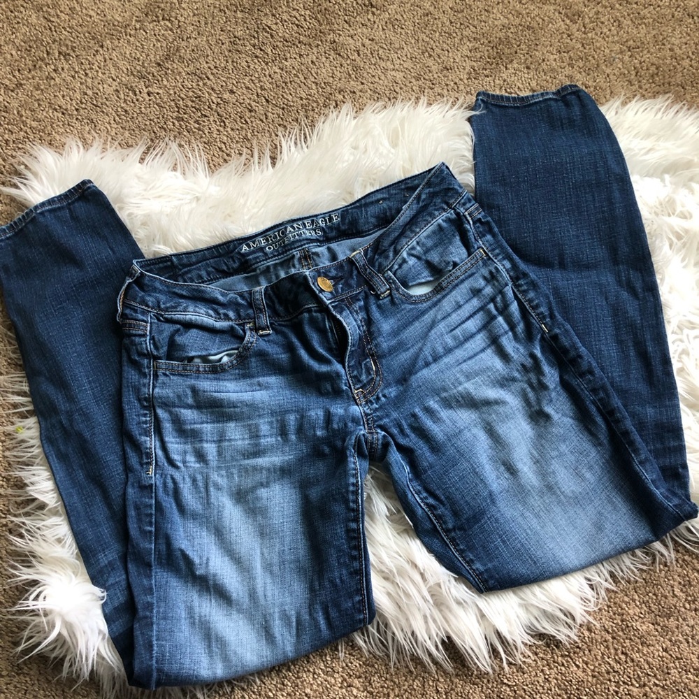 American Eagle Skinny Jegging Jeans
